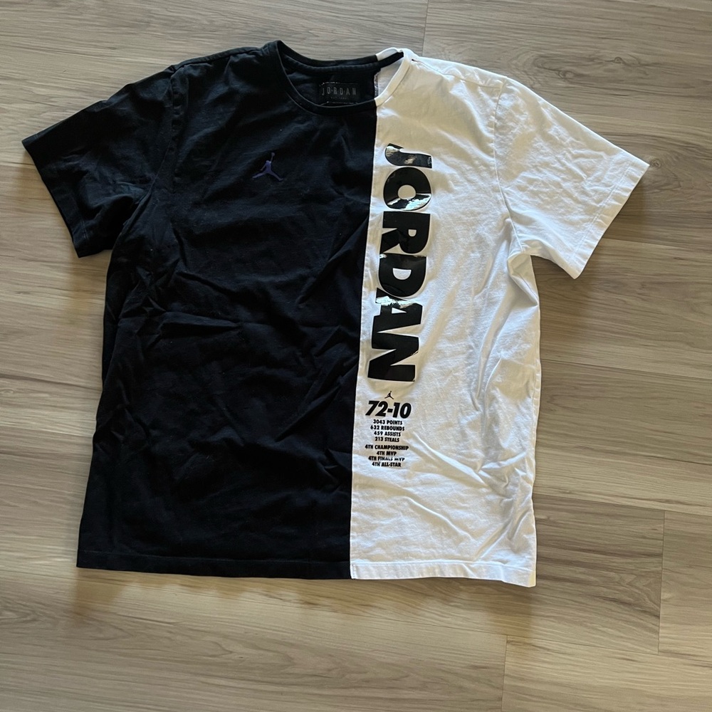 Jordan Men's Black and White T-Shirt